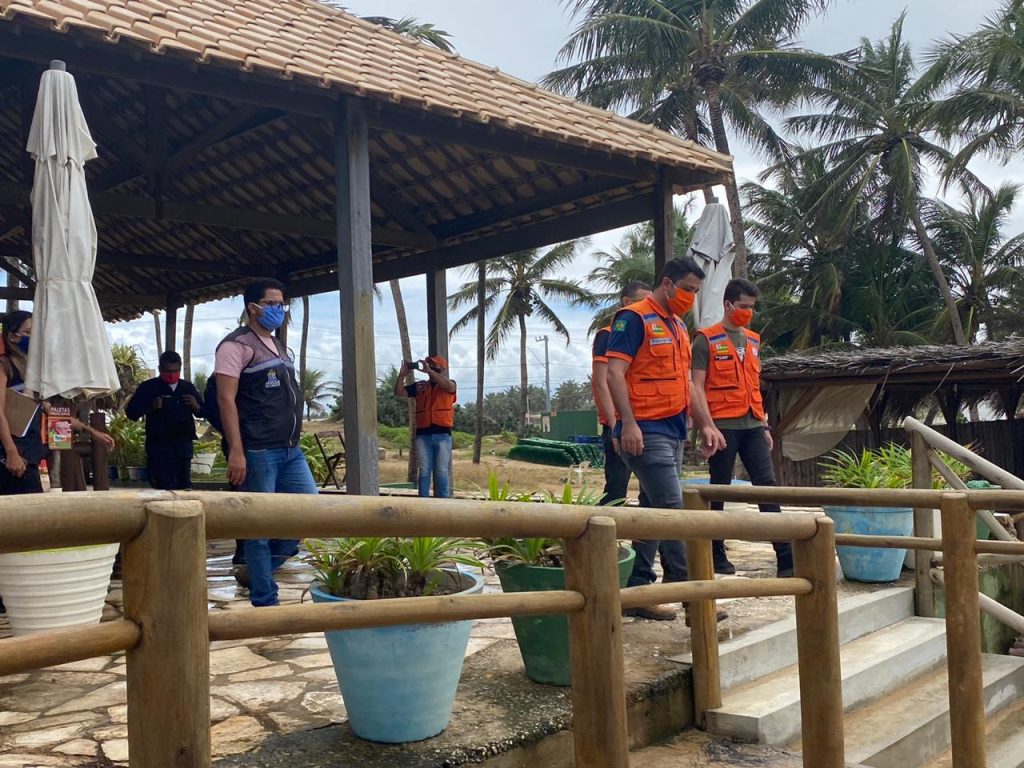 Covid 19 Após fiscalização prefeitura de Aracaju flagra aglomerações nas praias da capital