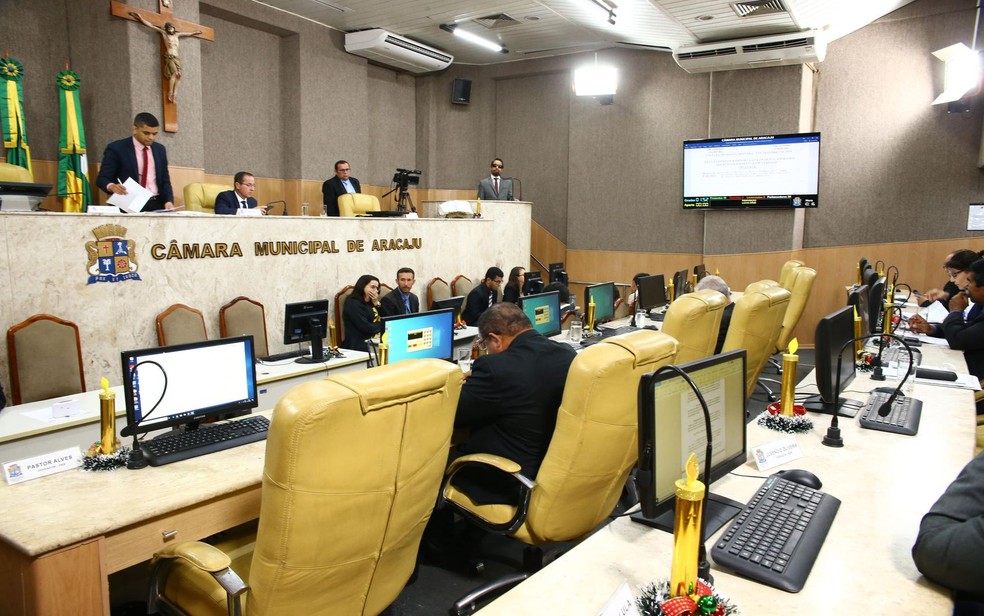 Câmara de Aracaju vota diretrizes da LOA 2021 e mais sete projetos de lei