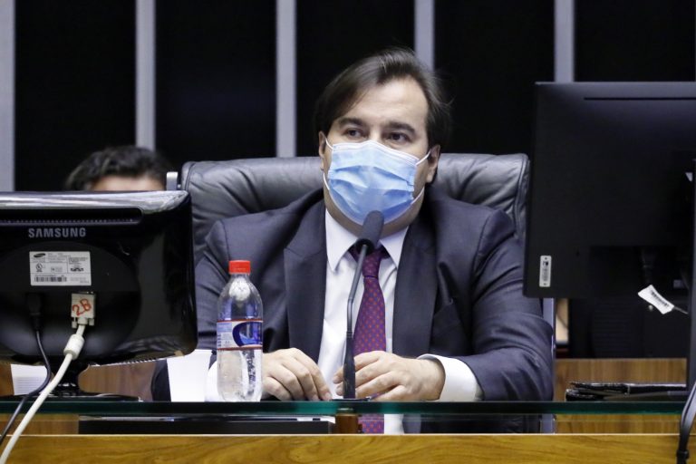 Câmara quer construir texto ‘ainda melhor’ diz Maia sobre PL das Fake News