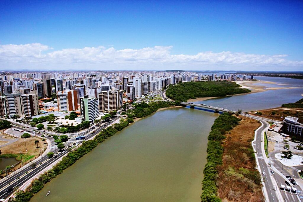 Estados do Nordeste ignoram alta de casos e UTIs cheias e reabrem economias na pandemia