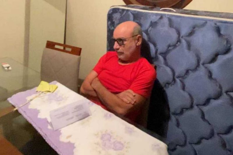 Fabrício Queiroz deixa presídio no RJ e vai para prisão domiciliar