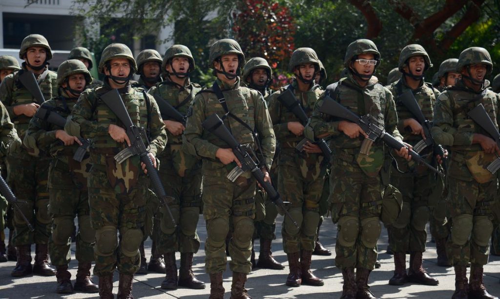 Forças Armadas pagaram R 26 milhões a empresas de militares da ativa