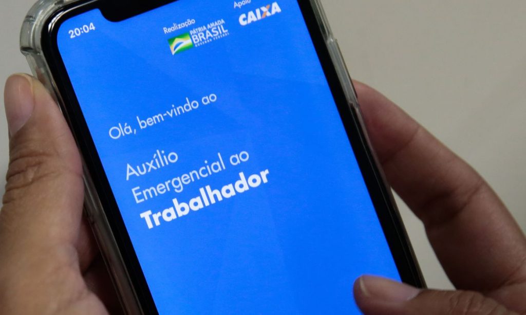 Governo desiste de fracionar parcelas do auxílio emergencial