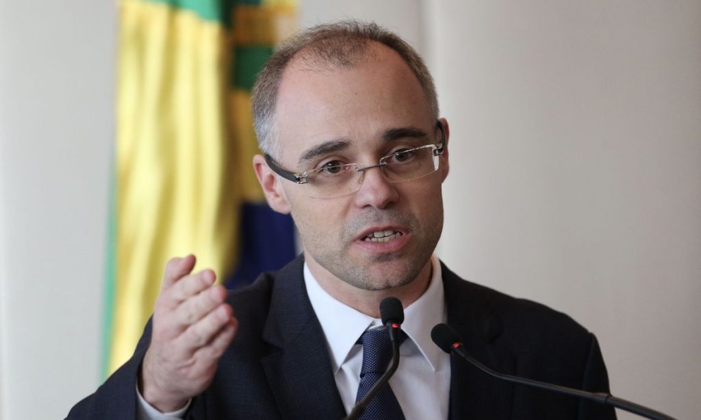 Governo escala André Mendonça para discutir recriação de ministério da Segurança Pública
