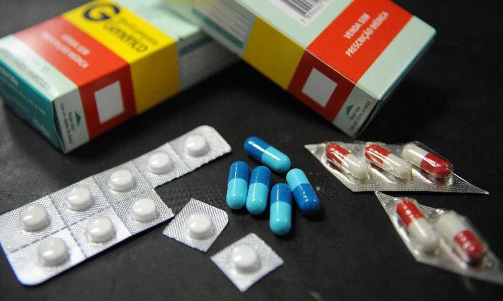 Governo federal zera tarifas de 34 medicamentos usados no combate à covid 19