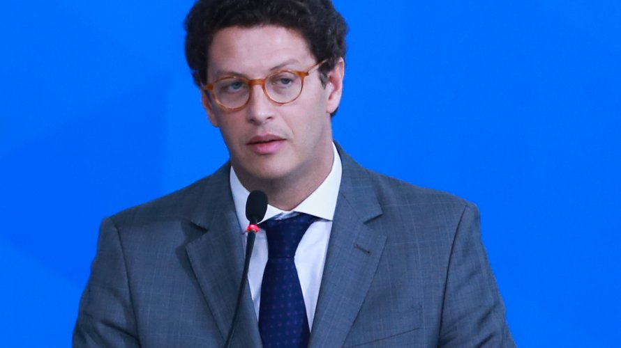 MPF entra com ação contra Ricardo Salles e pede afastamento cautelar do ministro