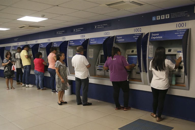 Mais de 700 mil receberão nesta quarta 22 primeira parcela do auxilio emergencial