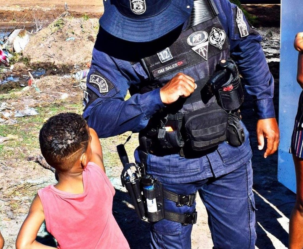 Mangabeiras Mãe que teve foto do filho veiculada nas redes do prefeito de Aracaju diz que ainda está sem teto
