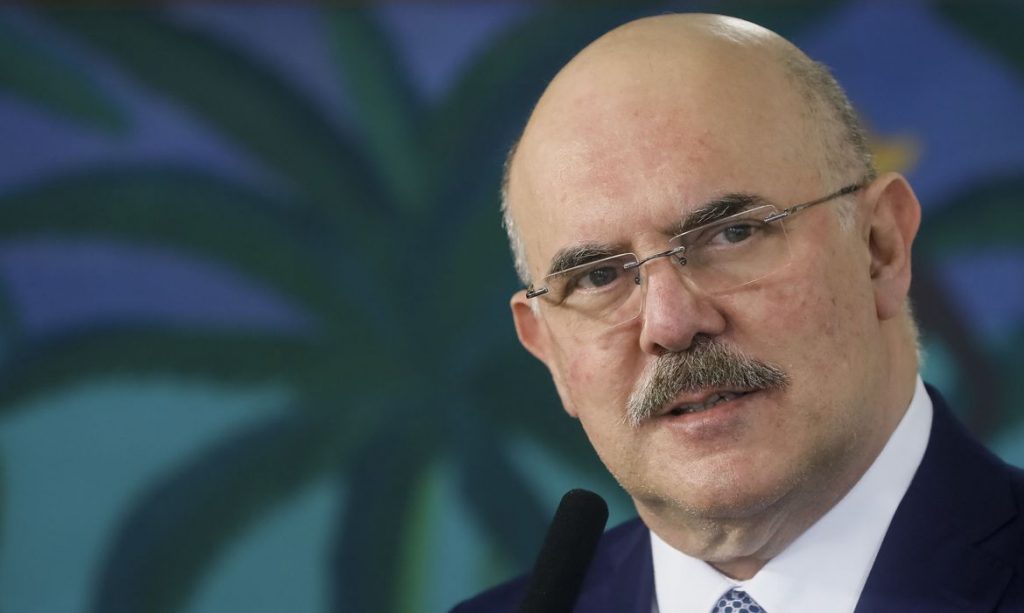 Ministro da Educação tem início de pneumonia por causa da covid 19