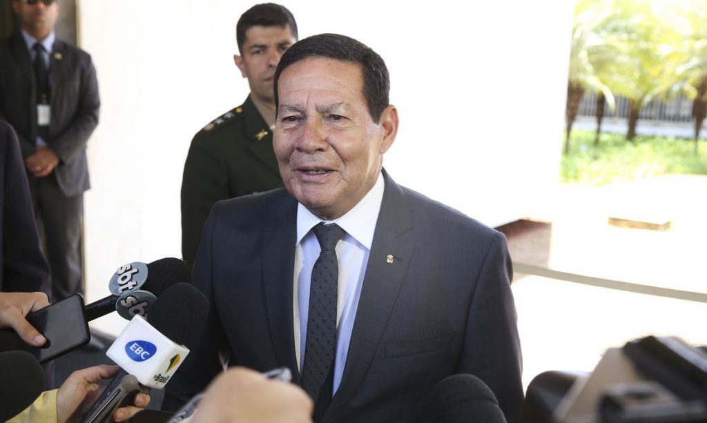 Mourão afirma que é justo novo imposto que se assemelha à CPMF