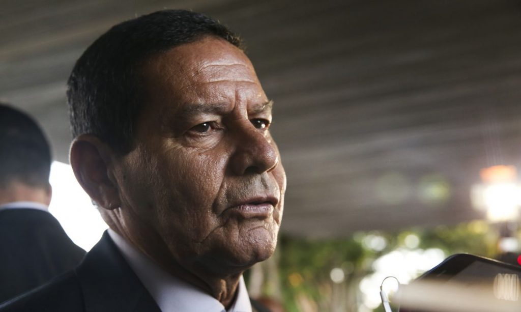 Mourão afirma ser contra reeleição e fala em alternância no poder