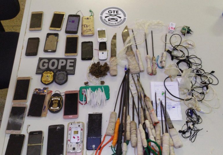 Polícia apreende celulares e armas no Copemcan após Devinho Novaes mandar saudações para detentos