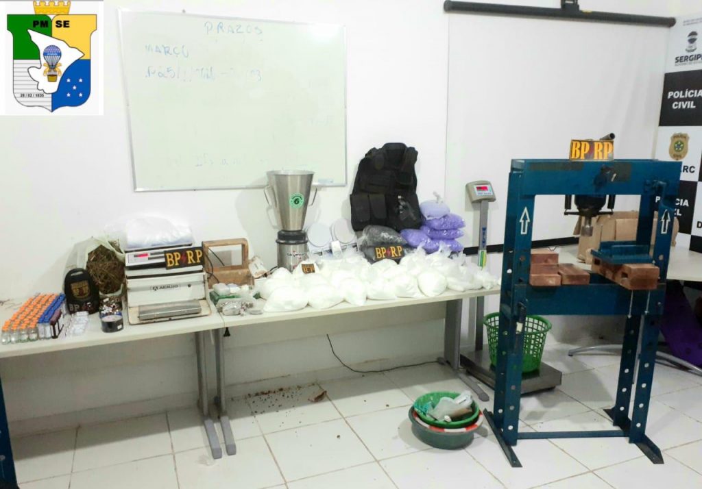 Polícia prende jovem com cocaína maconha e flagra laboratório de drogas no bairro Novo Paraíso