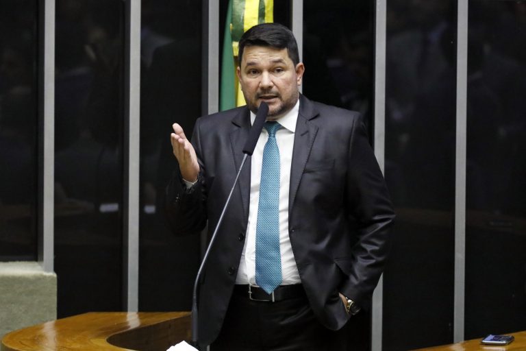 Proposta cria normas para troca digital de produtos e serviços