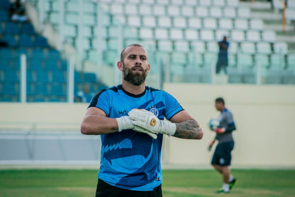 Rafael Santos goleiro do Confiança aposta no ritmo de jogo como diferencial para sucesso na volta aos gramados