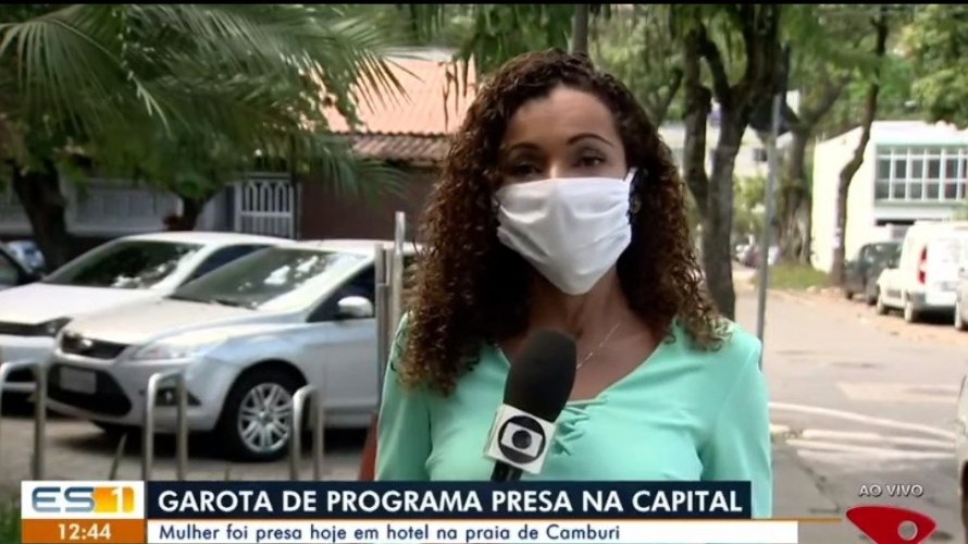 Repórter tem crise de riso ao noticiar prisão de jovem com “partes íntimas à mostra”