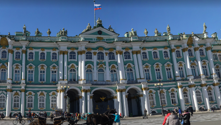 Rússia é acusada de tentar roubar pesquisa de vacina contra covid 19