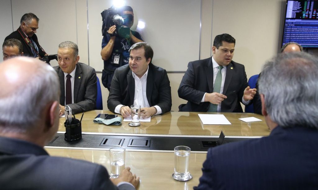 Sem ‘nova CPMF’ governo envia primeira parte da reforma tributária ao Congresso