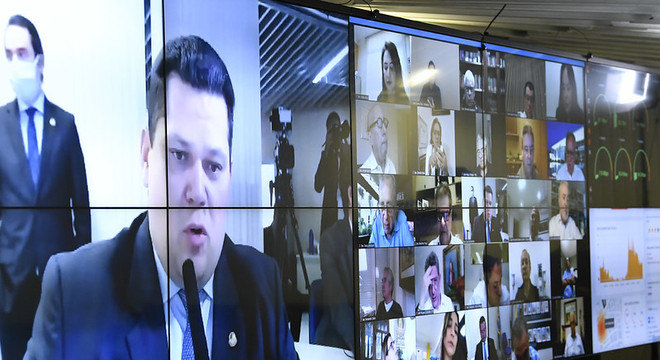 Senado adia votação de medida provisória que altera regras trabalhistas