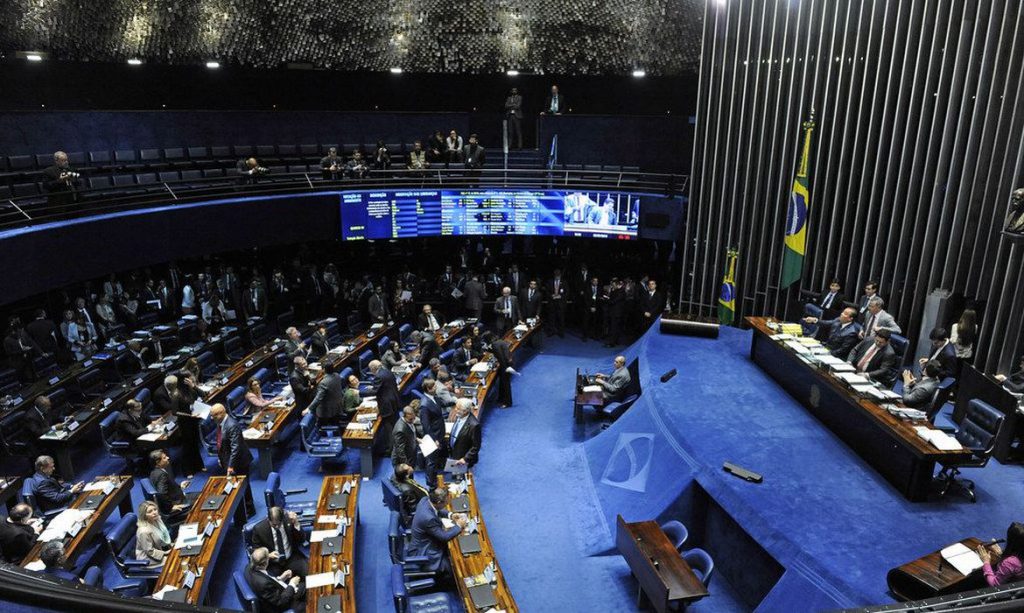 Senado vai gastar cerca de R 117 mil na compra de máscaras reutilizáveis