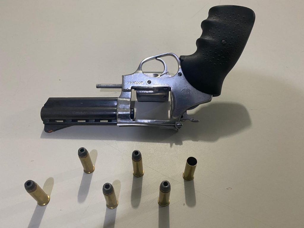 Suspeito de matar policial morre em confronto com a polícia no bairro Industrial