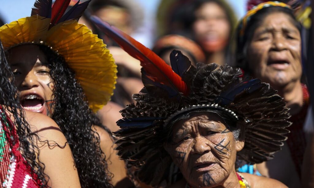 27 09 indigenas