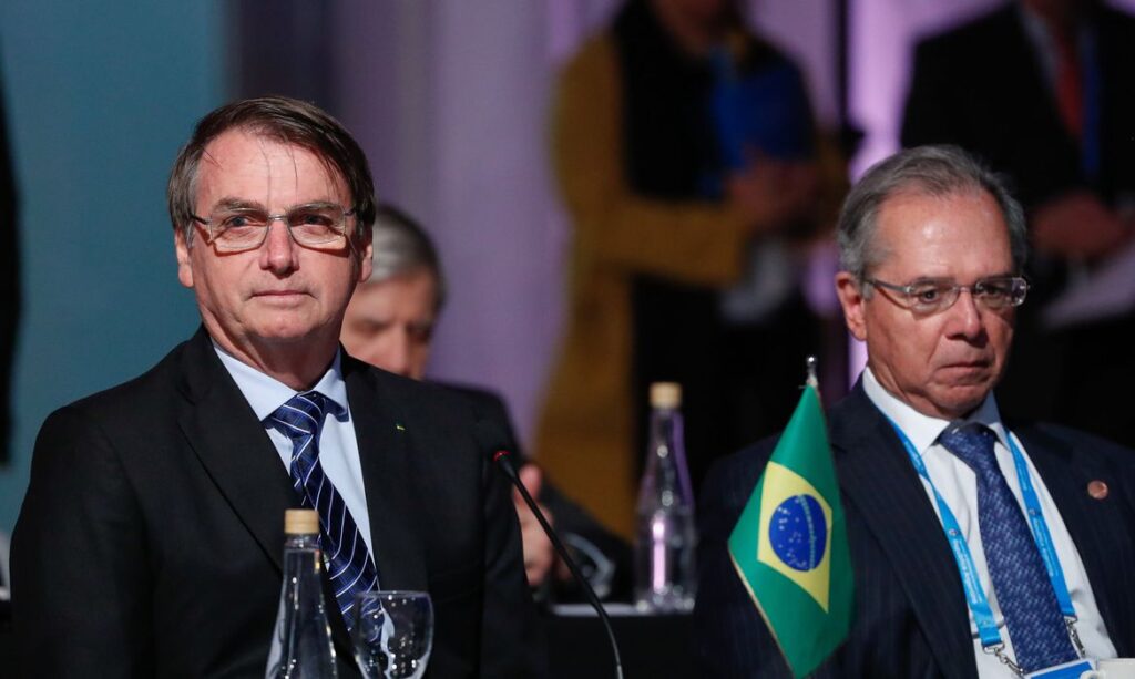 28 08 bolsonaroguedes