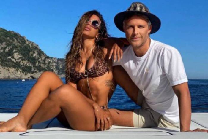Anitta faz amizade com milionario durante passeio na Italia diz colunista