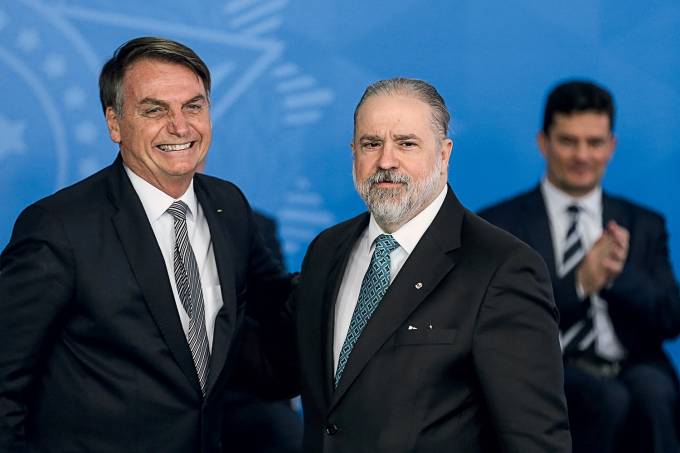 Augusto Aras pede ao Supremo arquivamento da queixa crime apresentada por Dilma contra Bolsonaro