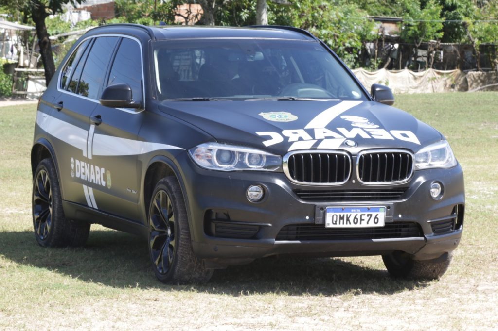 BMW apreendida de traficante é transformada em viatura do Denarc em Sergipe