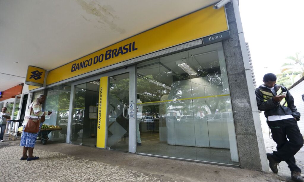 Banco do Brasil renegocia mais de R 7 milhoes em dividas por Whatsapp