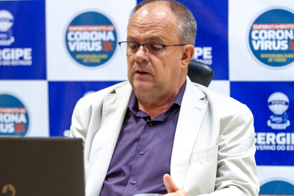 Belivaldo se reúne com comitê e analisa redução de casos e mortes por covid 19 em Sergipe