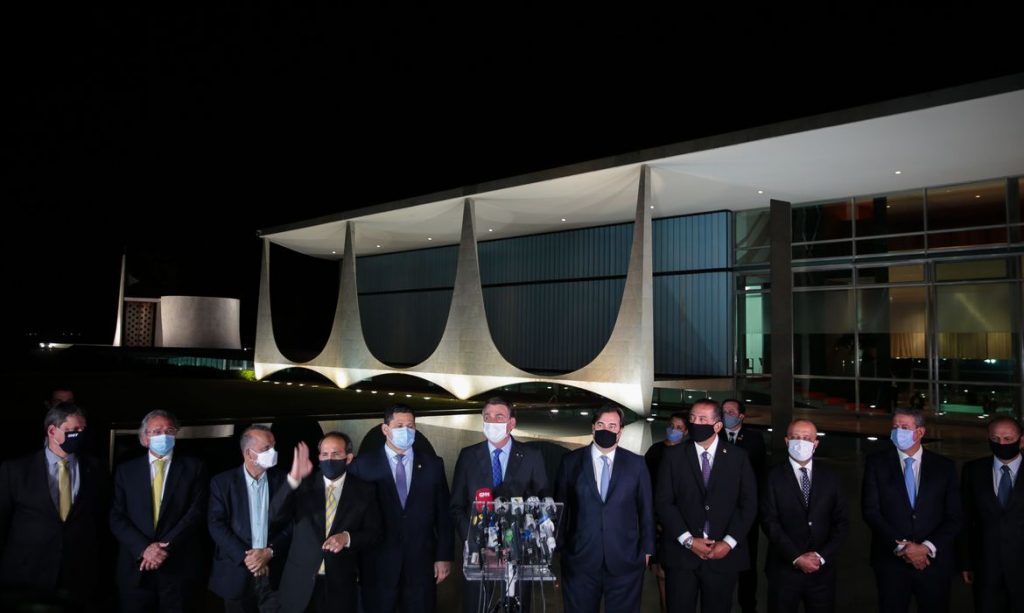Bolsonaro Maia e Alcolumbre defendem teto de gastos em pronunciamento