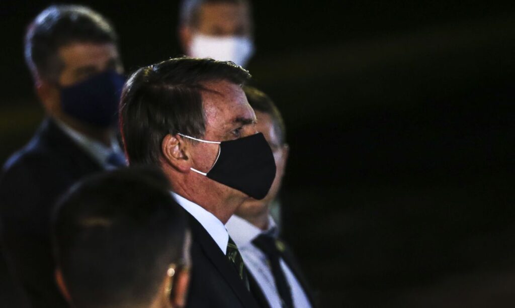 Bolsonaro anuncia que nao vai atuar no primeiro turno nas eleicoes municipais