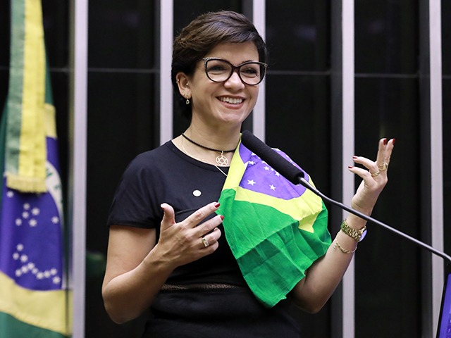 Deputada bolsonarista e atacada nas redes sociais por apoiadores do presidente