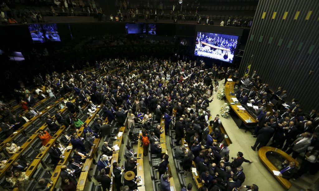 Deputados federais alteram conceito de denunciação caluniosa no Código Penal