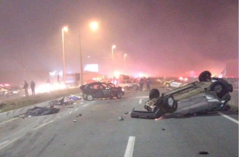 Engavetamento deixa oito mortos e mais de 20 feridos na BR 277 no Paraná 1