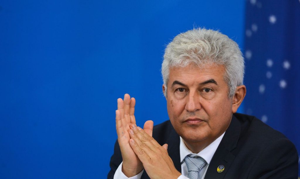 Estudo de vermífugo anunciado pelo ministro Marcos Pontes já custou R 11 milhões ao Governo