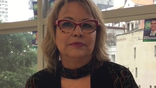 Ex mulher de Bolsonaro pagou R 95 mil em dinheiro por imóvel diz jornal
