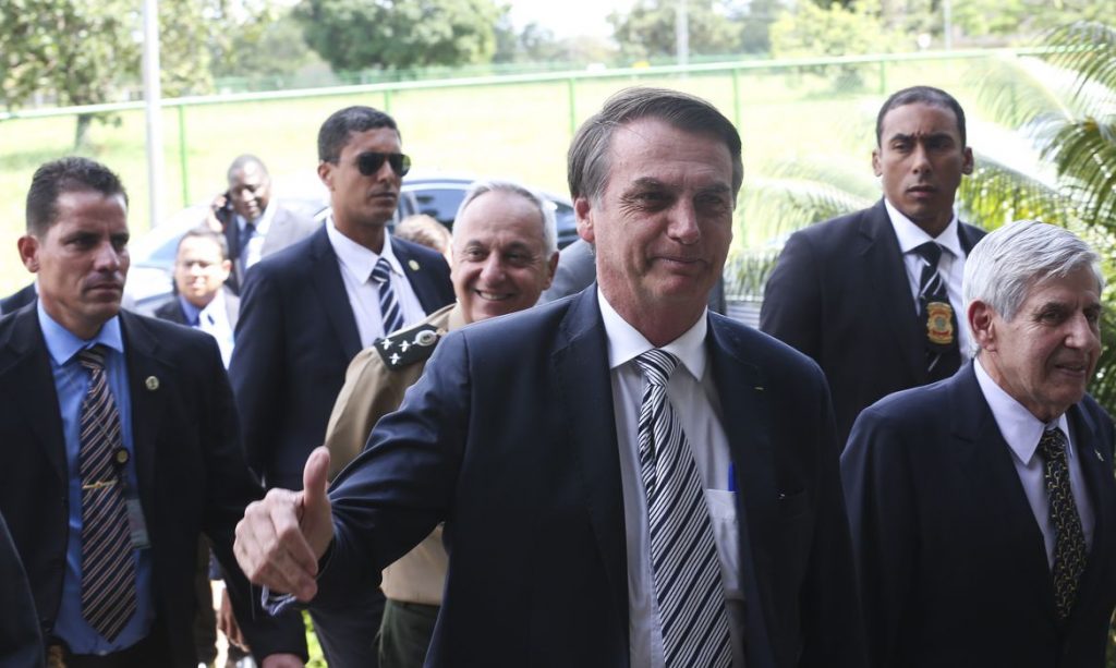 Fundadores do Aliança pelo Brasil estariam irritados com família Bolsonaro diz colunista
