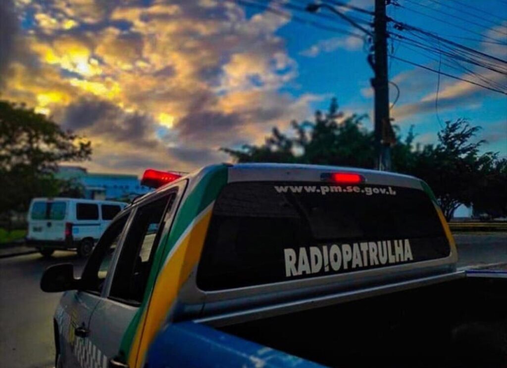 Homem e preso por suspeita de tentar matar vizinho com uma foice em Sao Cristovao