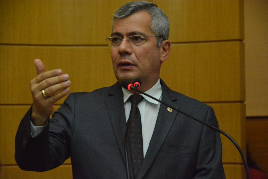 Iran Barbosa afirma que modelo da Escola de Saúde aprovado na Alese é muito frágil