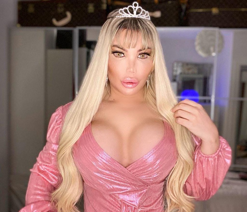 Jéssica Alves ex Ken Humano mostra ‘novo corpo’ em fotos sensuais com maiô cavado veja foto