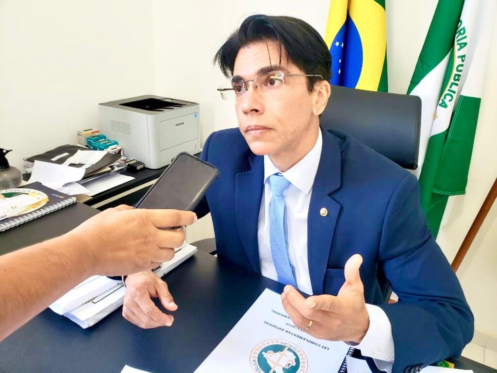 Leo Neto e reeleito defensor publico geral em Sergipe
