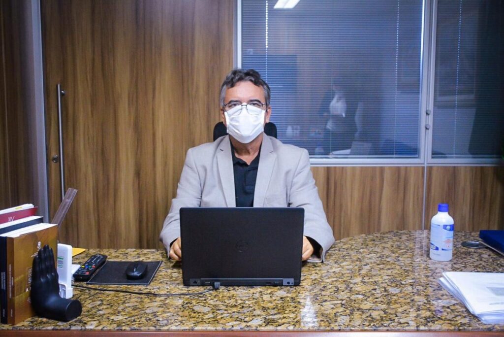 Luciano Pimentel protocola requerimento para que Sedurbs esclareca sobre gerenciamento costeiro sergipano