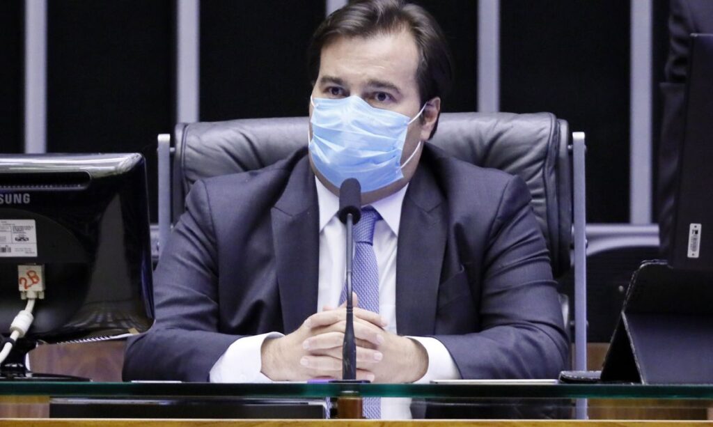 Maia diz que atual auxilio emergencial e muito pesado para se tornar permanente