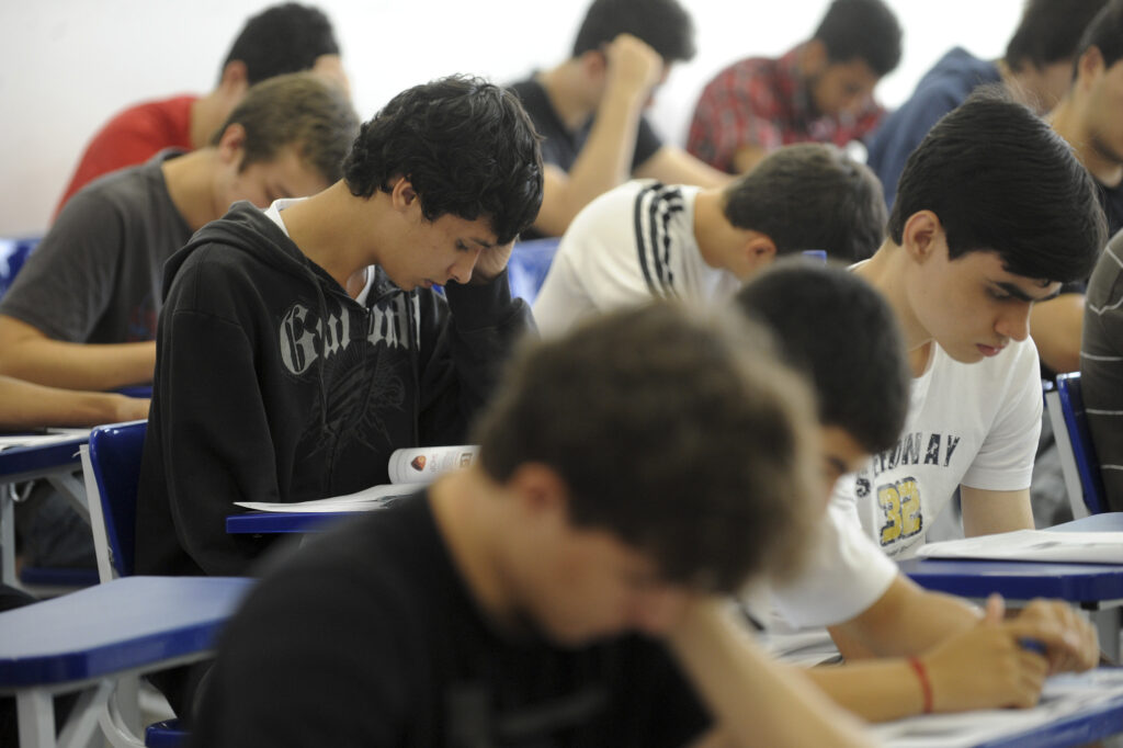 Mais de 500 vagas em cursos gratuitos de qualificacao e tecnicos sao ofertados em Sergipe