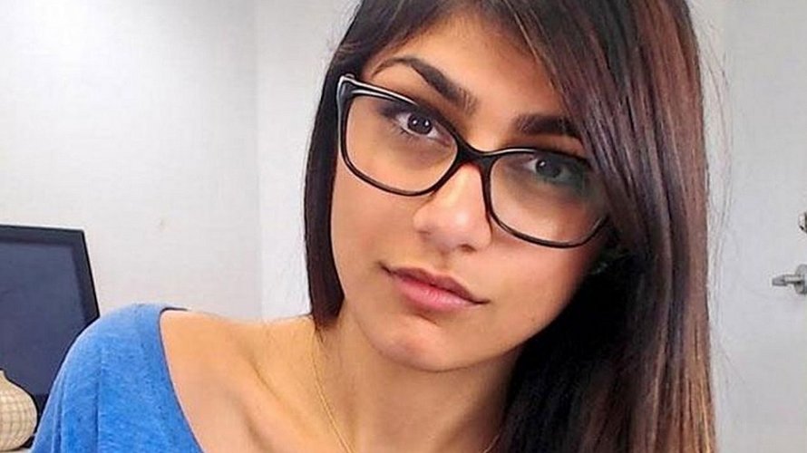 Mia Khalifa fará leilão de itens usados em filmes adultos para ajudar o Líbano