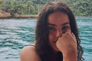 Mini Ana Paula Arosio e atriz e discreta nas redes sociais e ja tem 20 anos