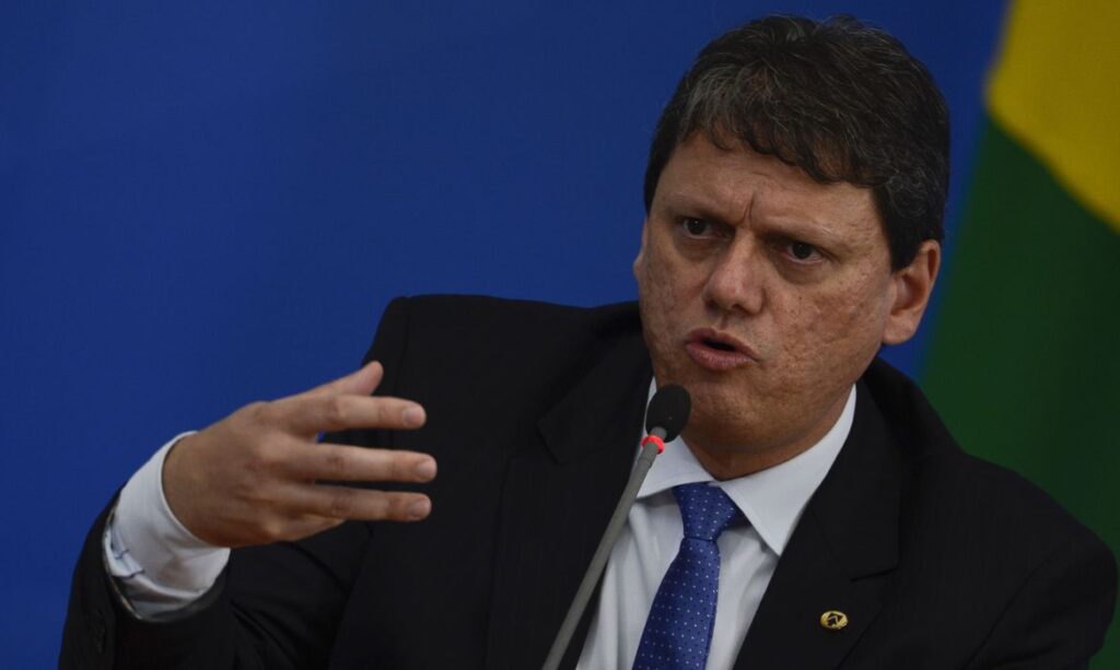 Ministro anuncia obras de integracao entre Brasil e Uruguai